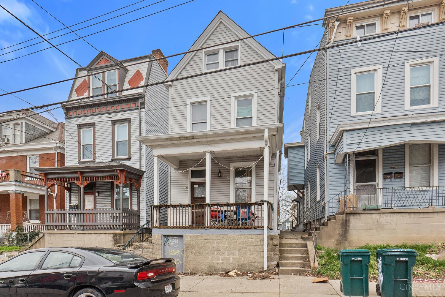 2327 Stratford Avenue