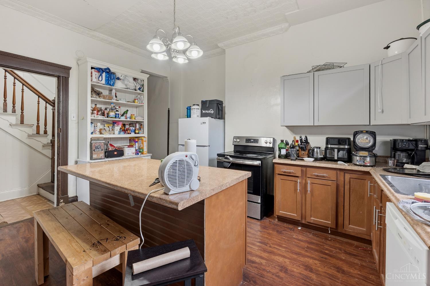 2308 W Clifton Avenue