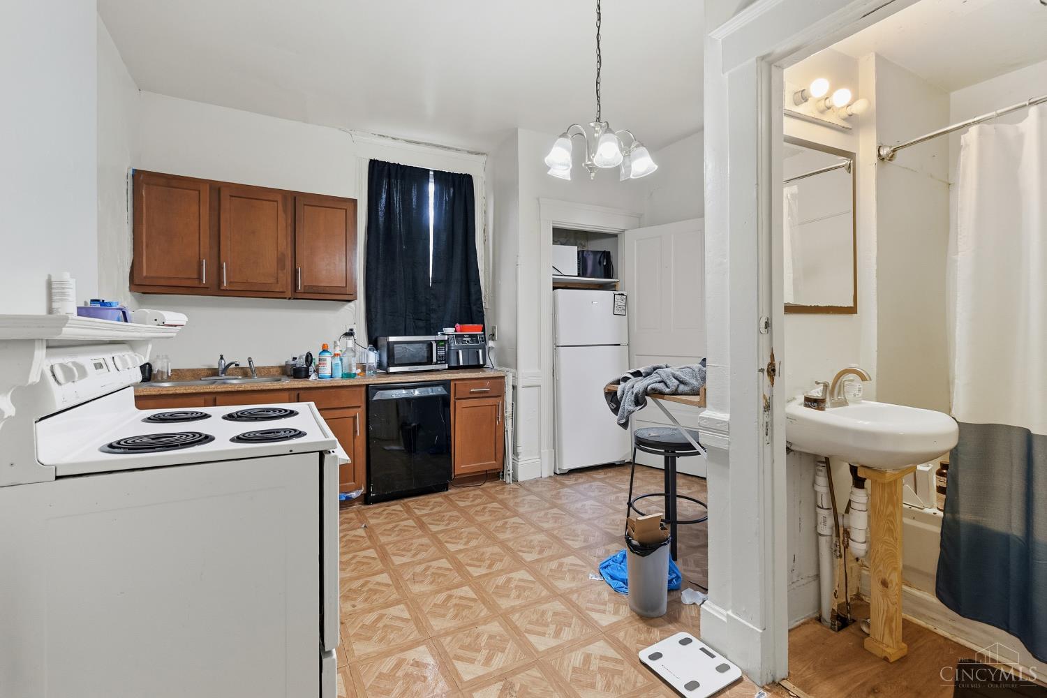 2308 W Clifton Avenue