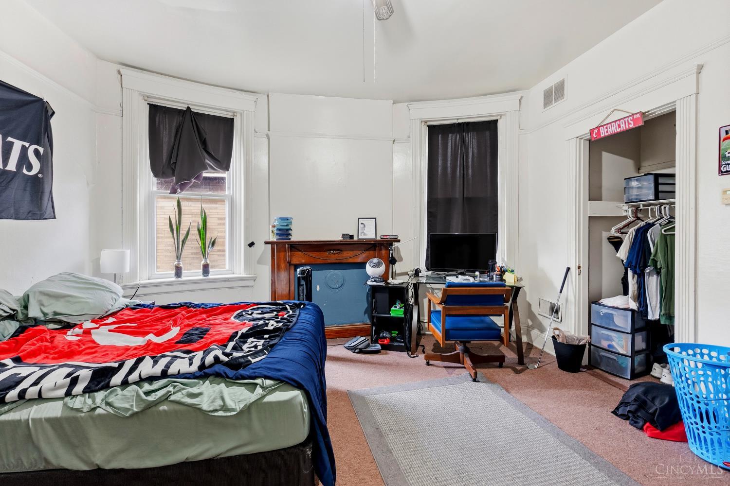 2308 W Clifton Avenue