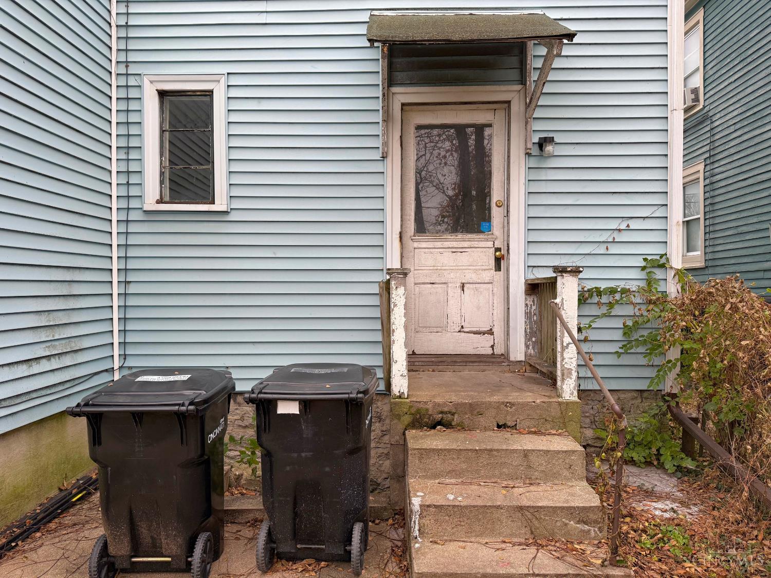 1606 Brewster Avenue