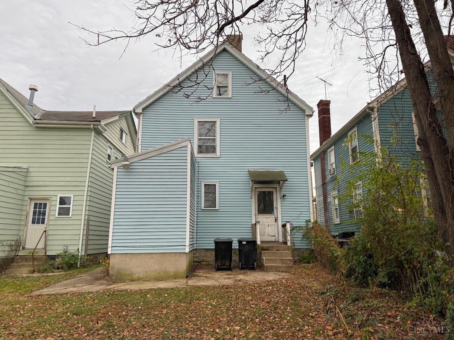 1606 Brewster Avenue