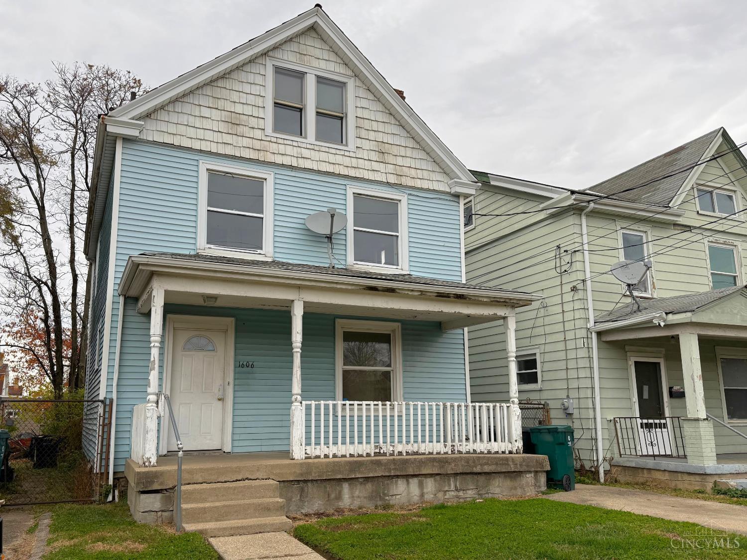 1606 Brewster Avenue