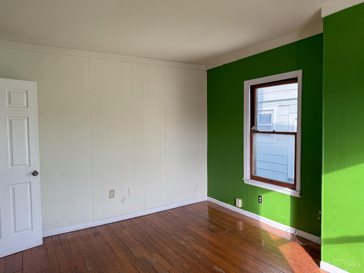 1606 Brewster Avenue