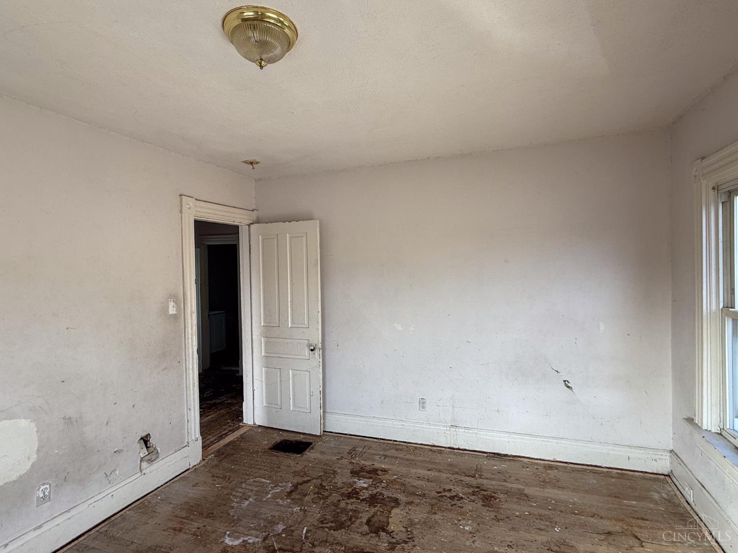 1608 Brewster Avenue