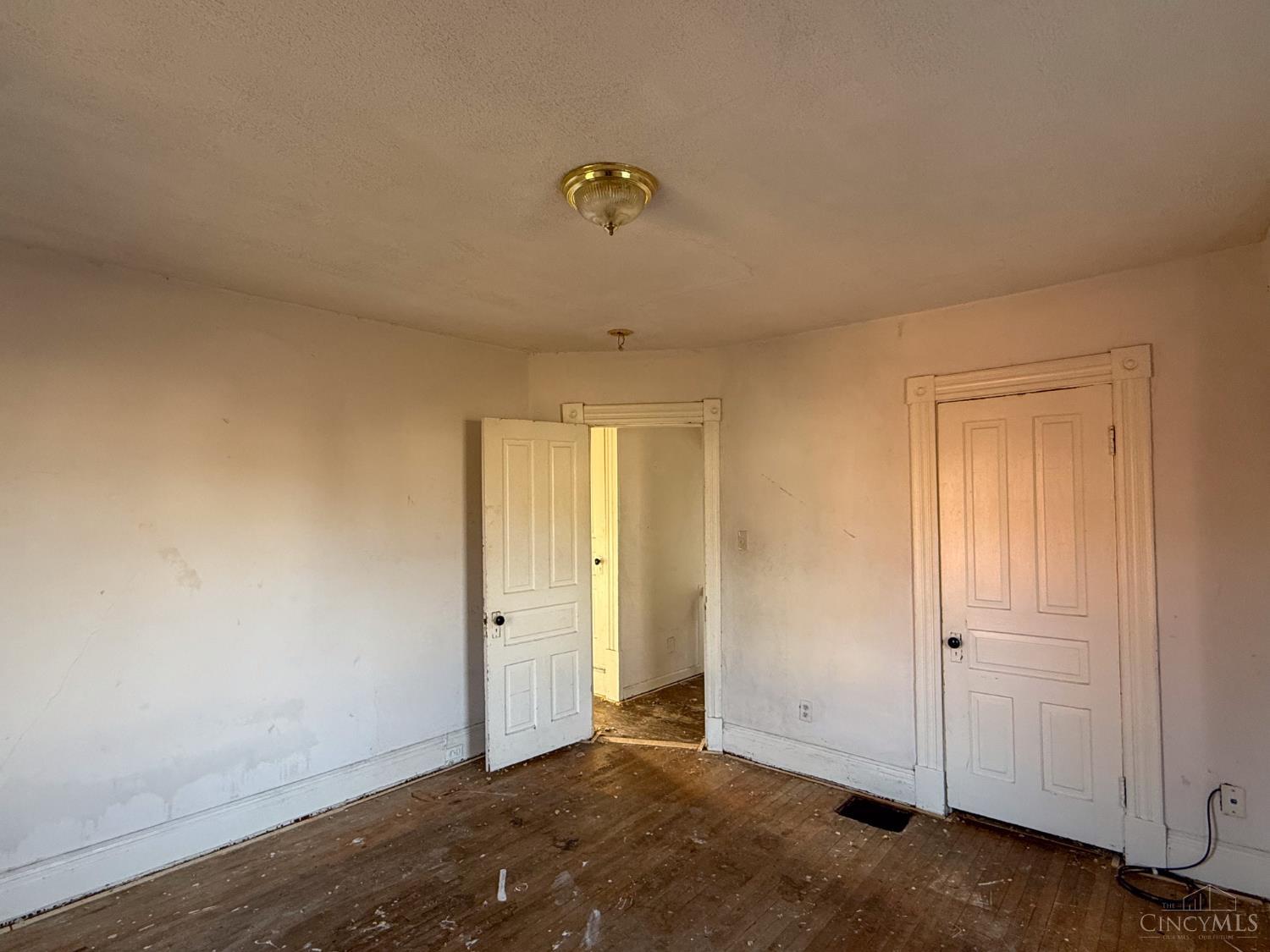 1608 Brewster Avenue
