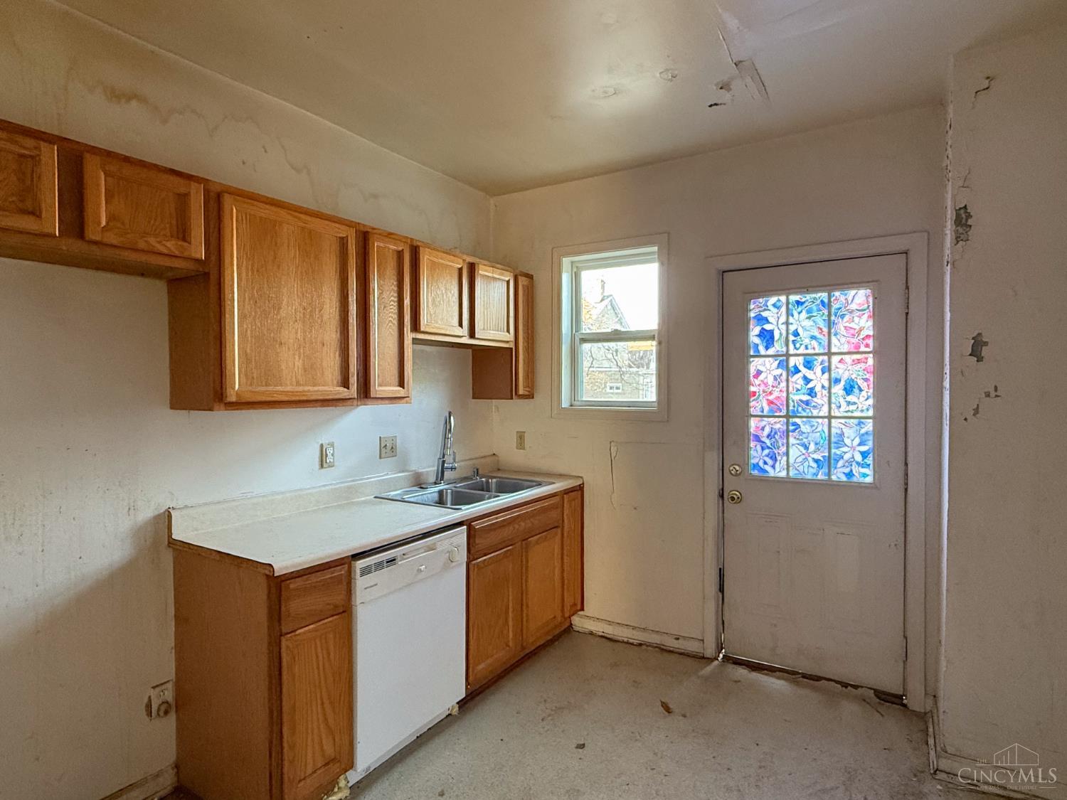 1608 Brewster Avenue