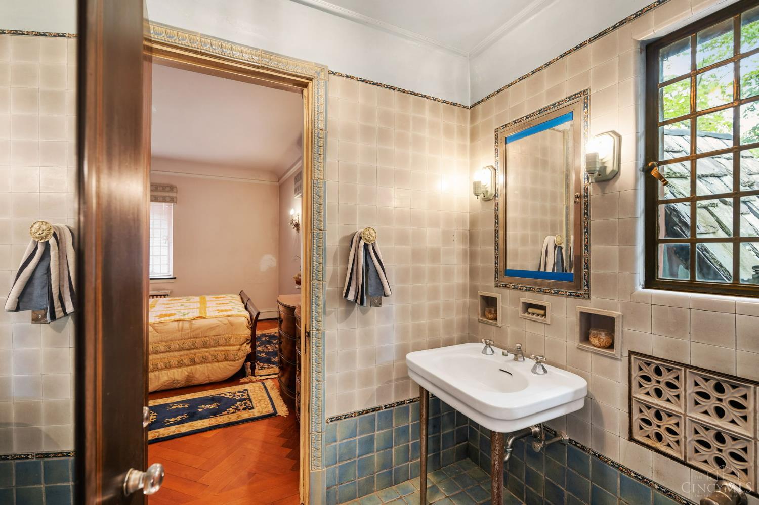 5114 Cleves Warsaw Pike