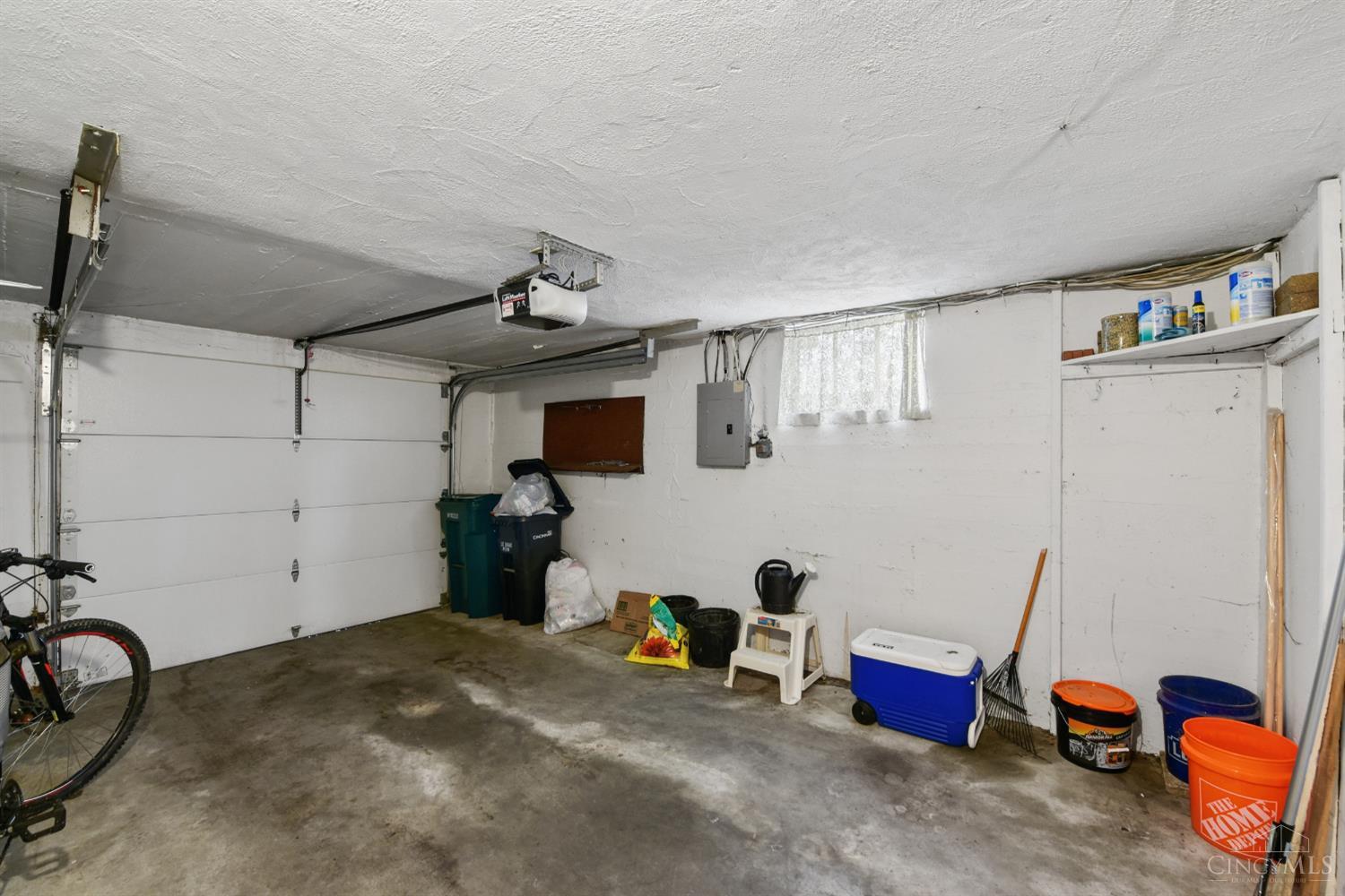 3411 Oak Lane