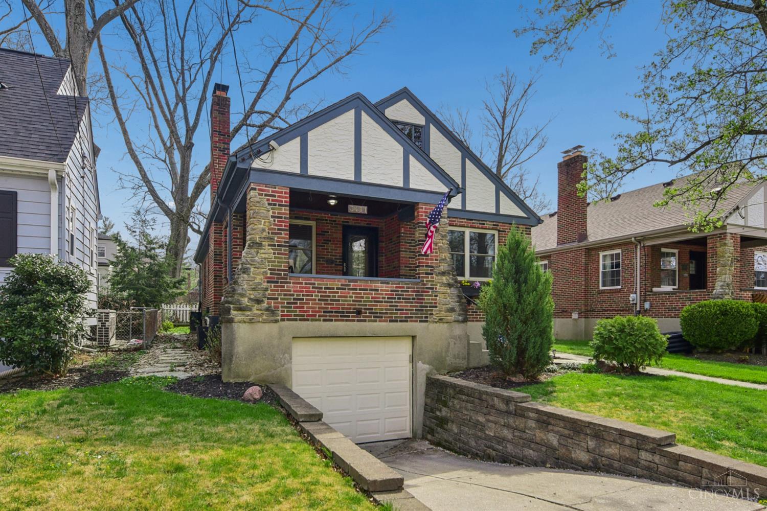 3411 Oak Lane