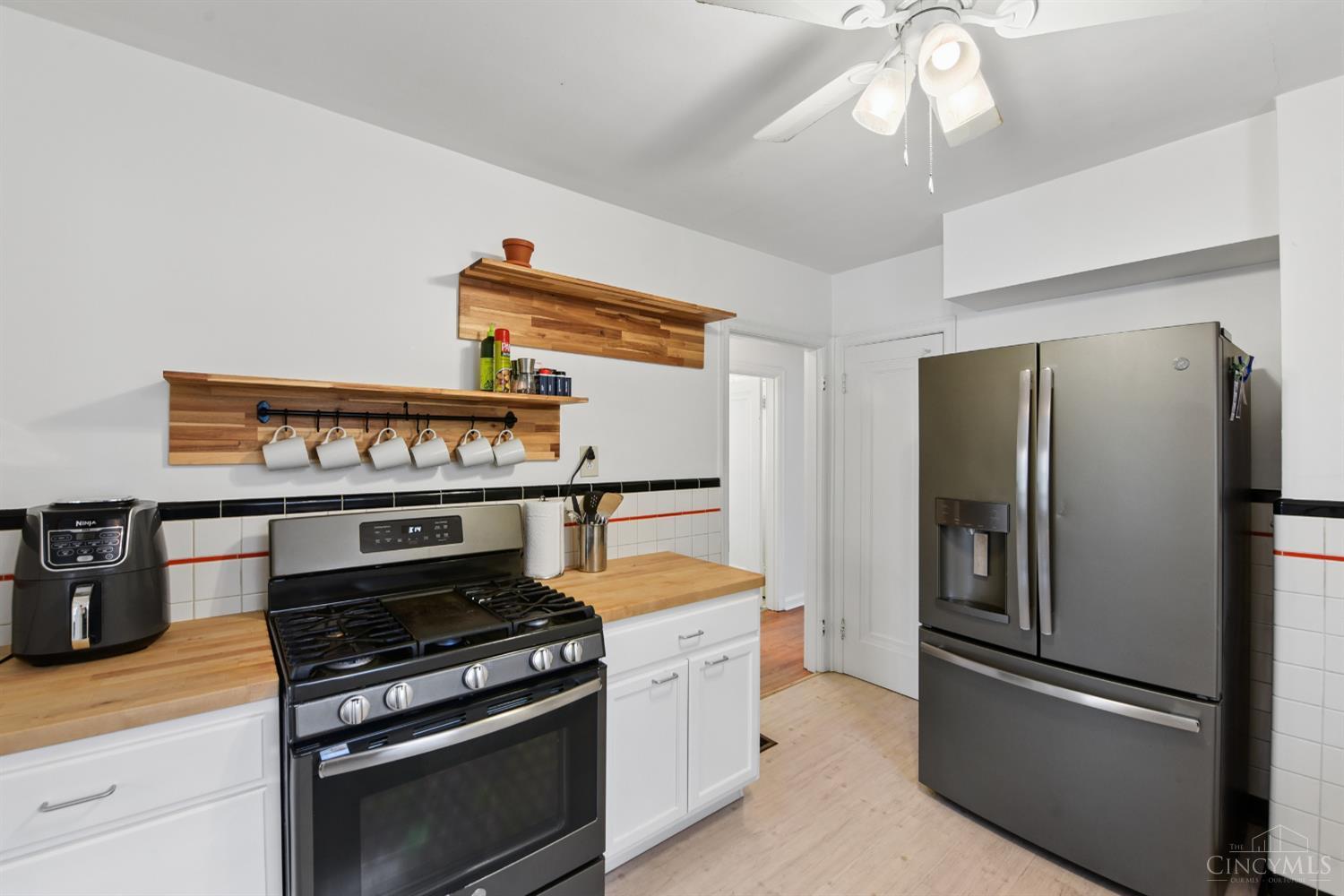 3411 Oak Lane