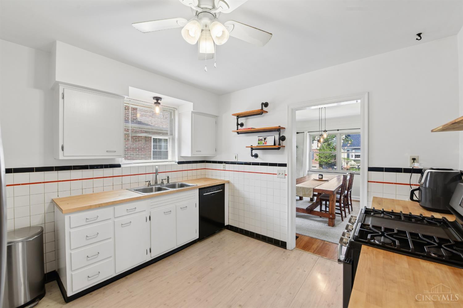 3411 Oak Lane