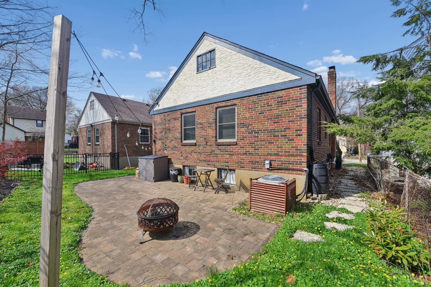 3411 Oak Lane