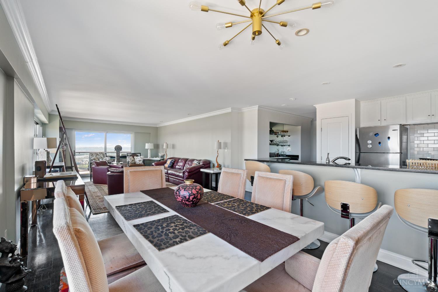 2200 Victory Parkway 1806