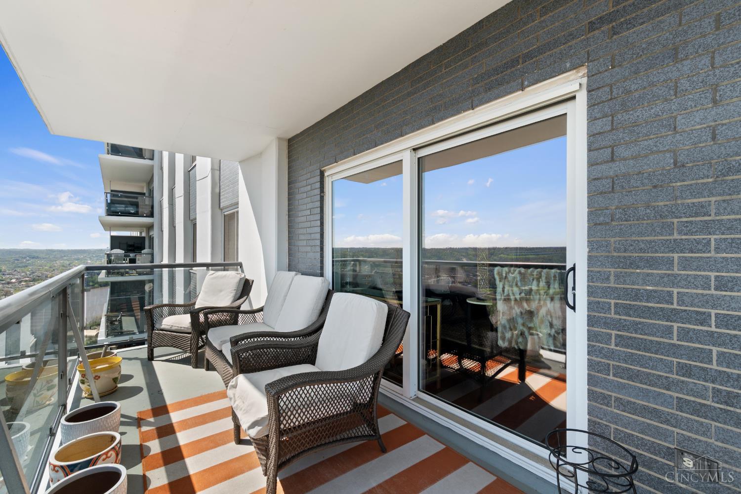 2200 Victory Parkway 1806