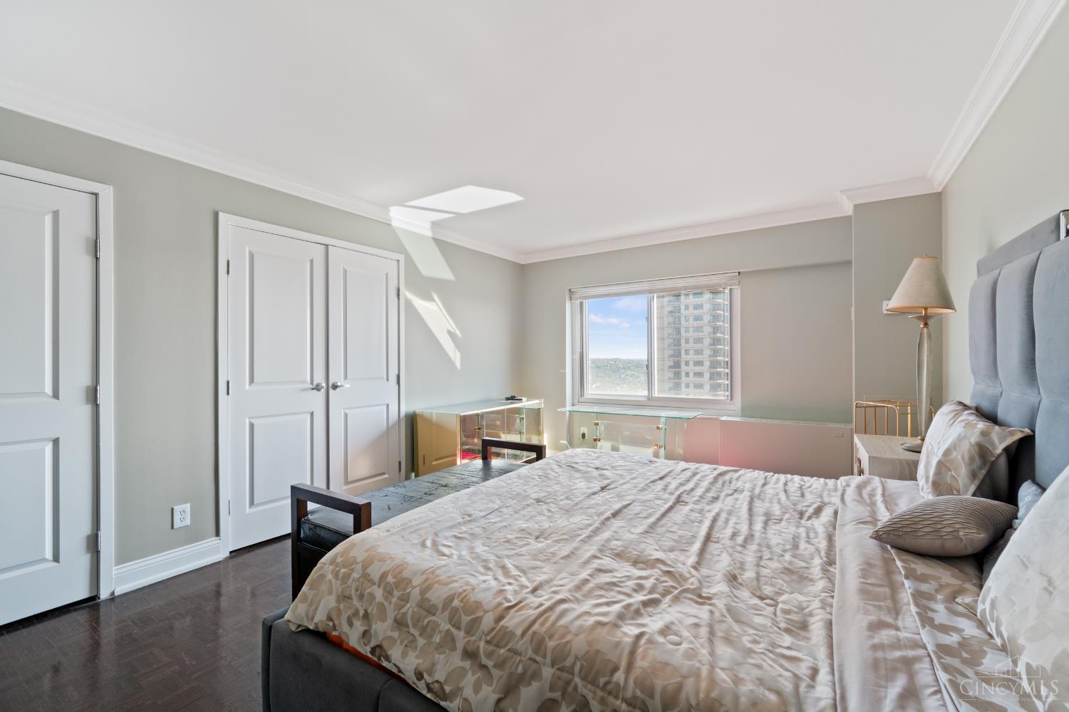 2200 Victory Parkway 1806