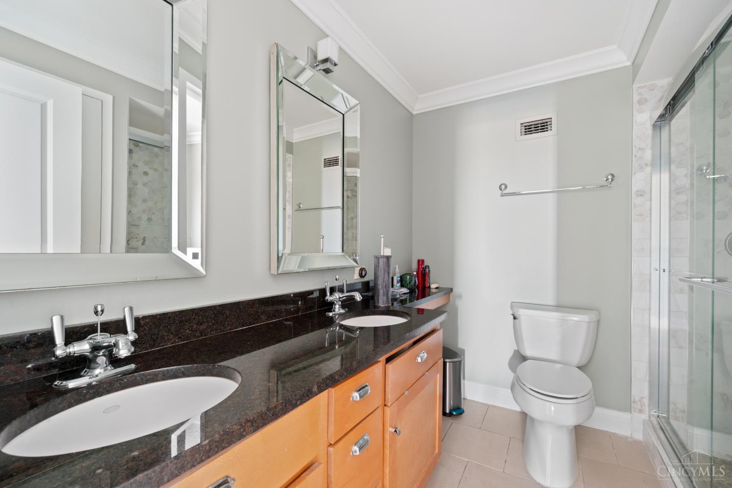 2200 Victory Parkway 1806