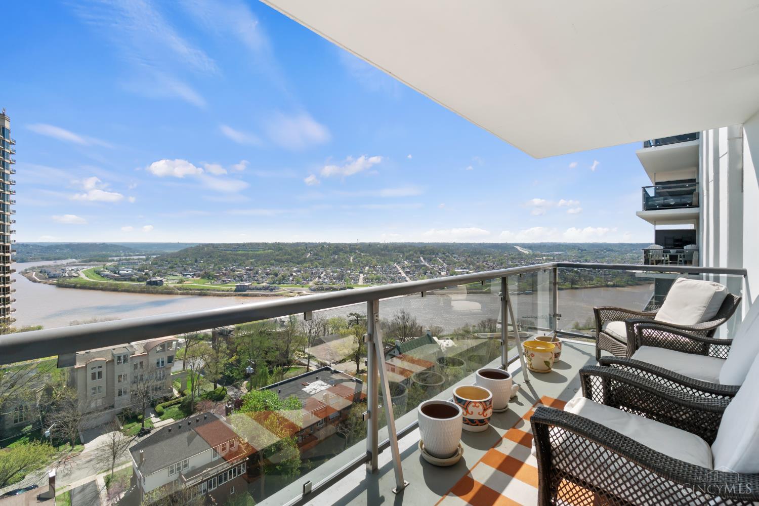 2200 Victory Parkway 1806