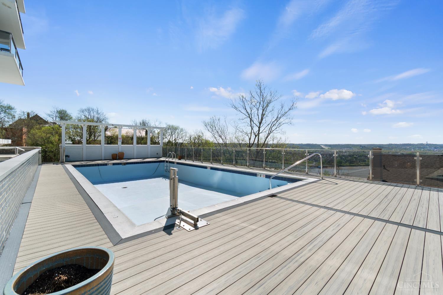 2200 Victory Parkway 1806