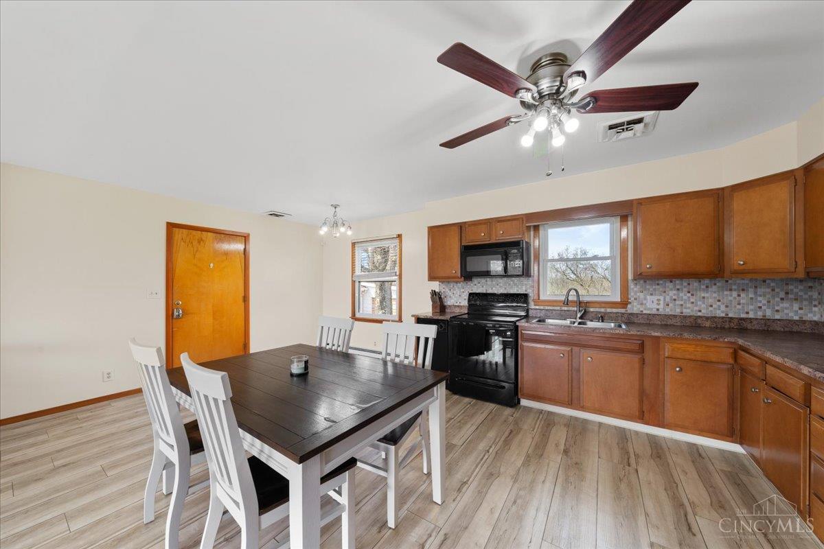 5669 Dutch Hollow Road