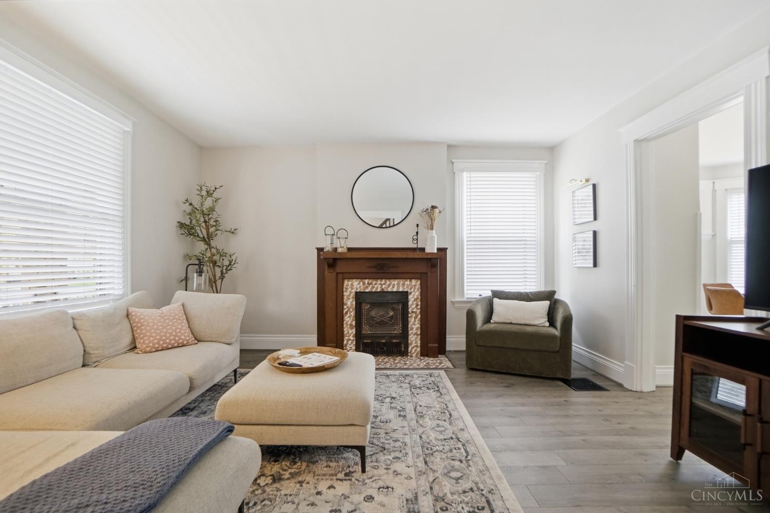 4310 Thirty Third Avenue