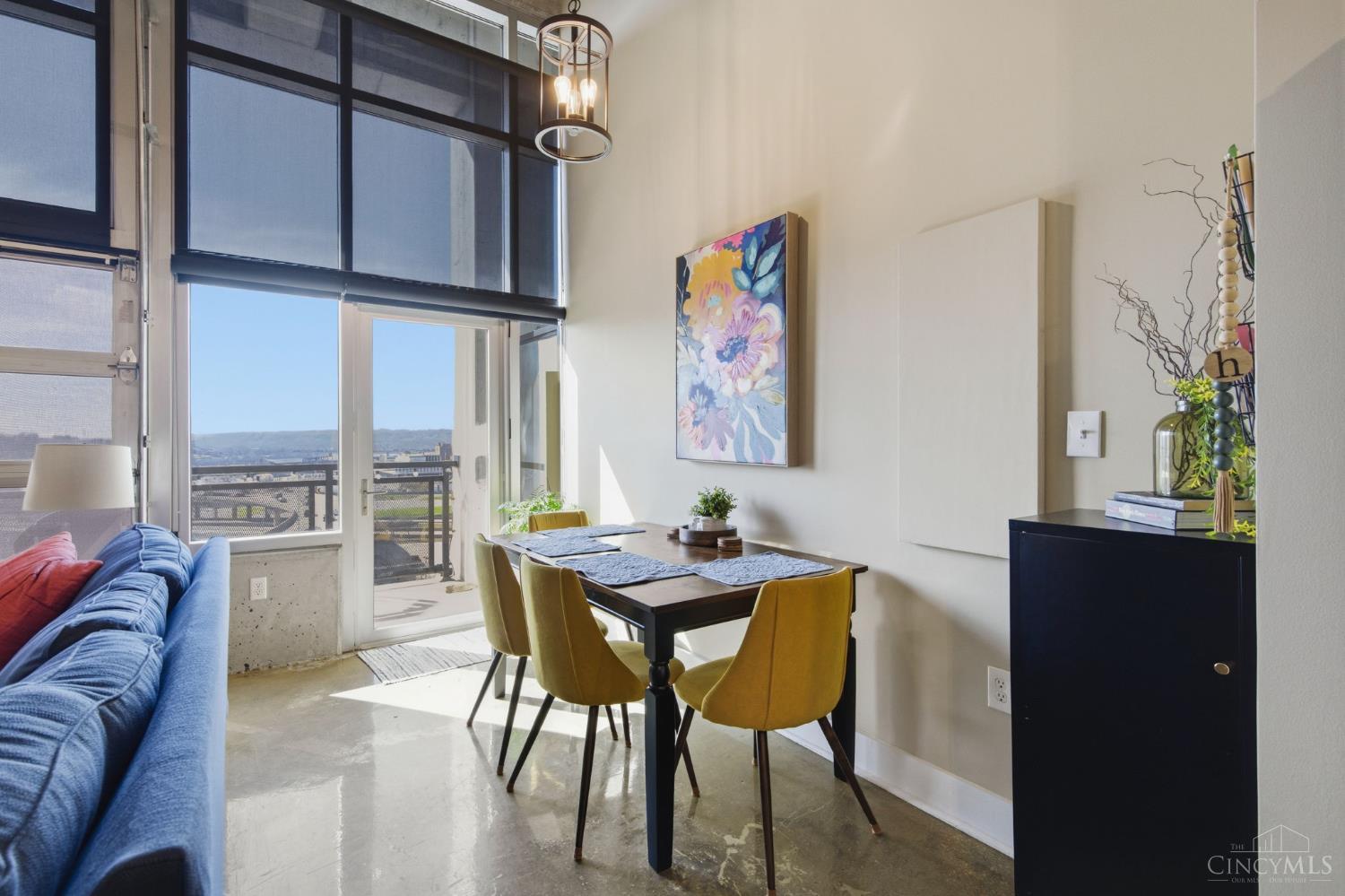 353 W Fourth Street 602