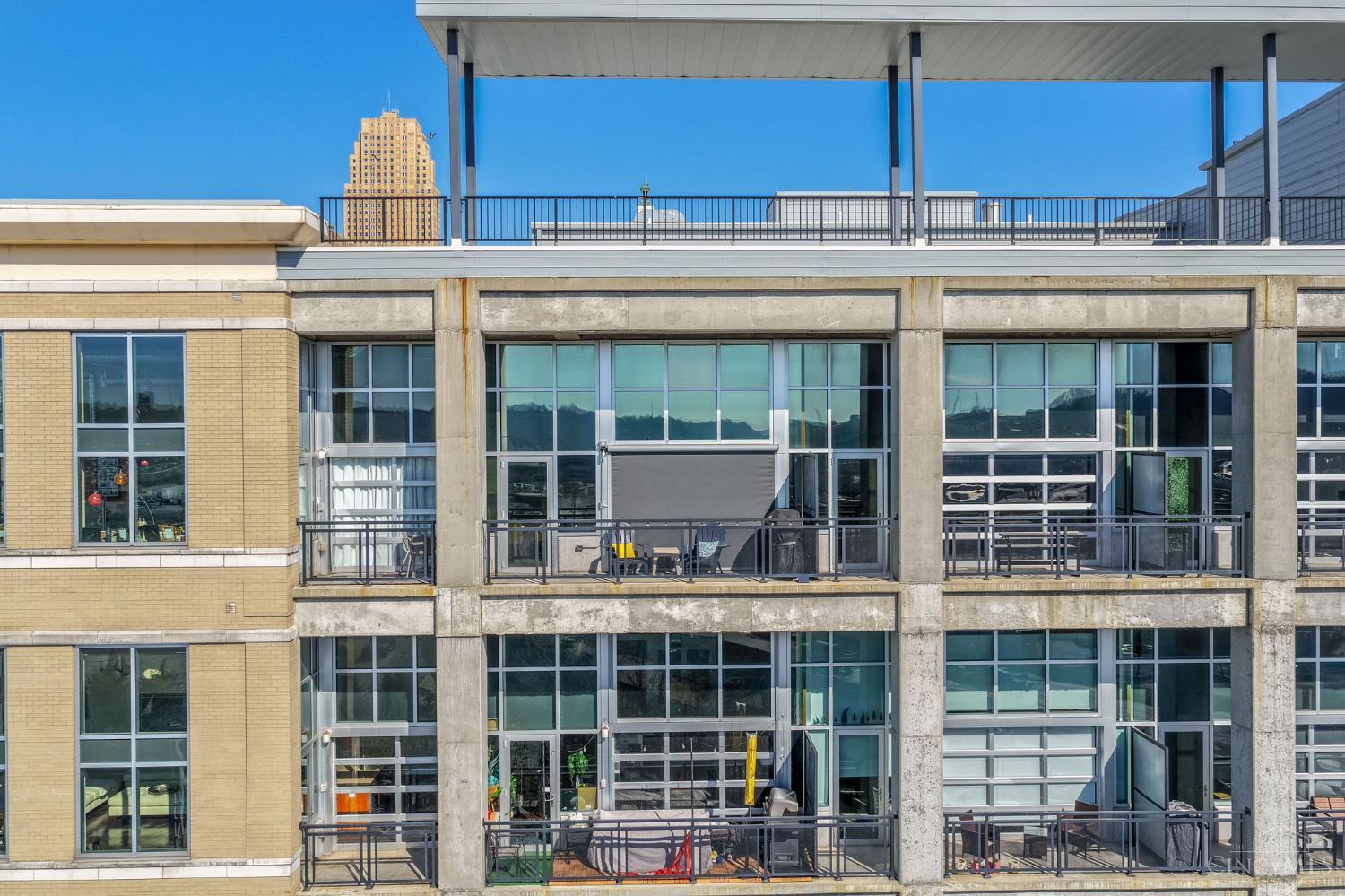 353 W Fourth Street 602