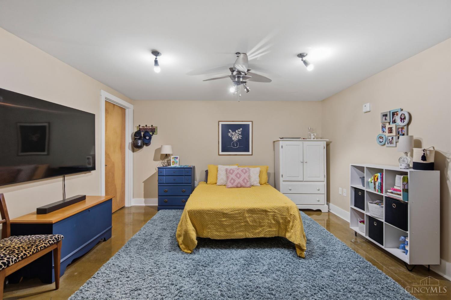 353 W Fourth Street 602