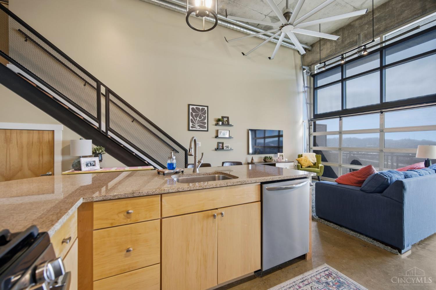 353 W Fourth Street 602