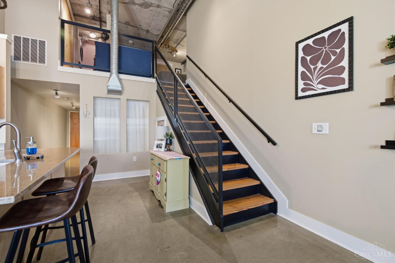 353 W Fourth Street 602