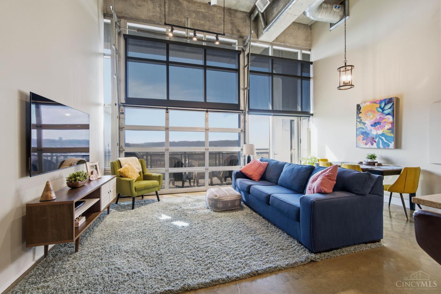 353 W Fourth Street 602