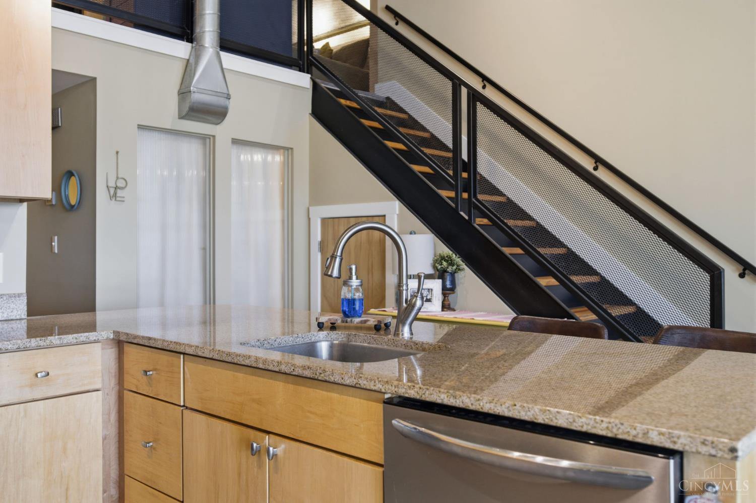 353 W Fourth Street 602
