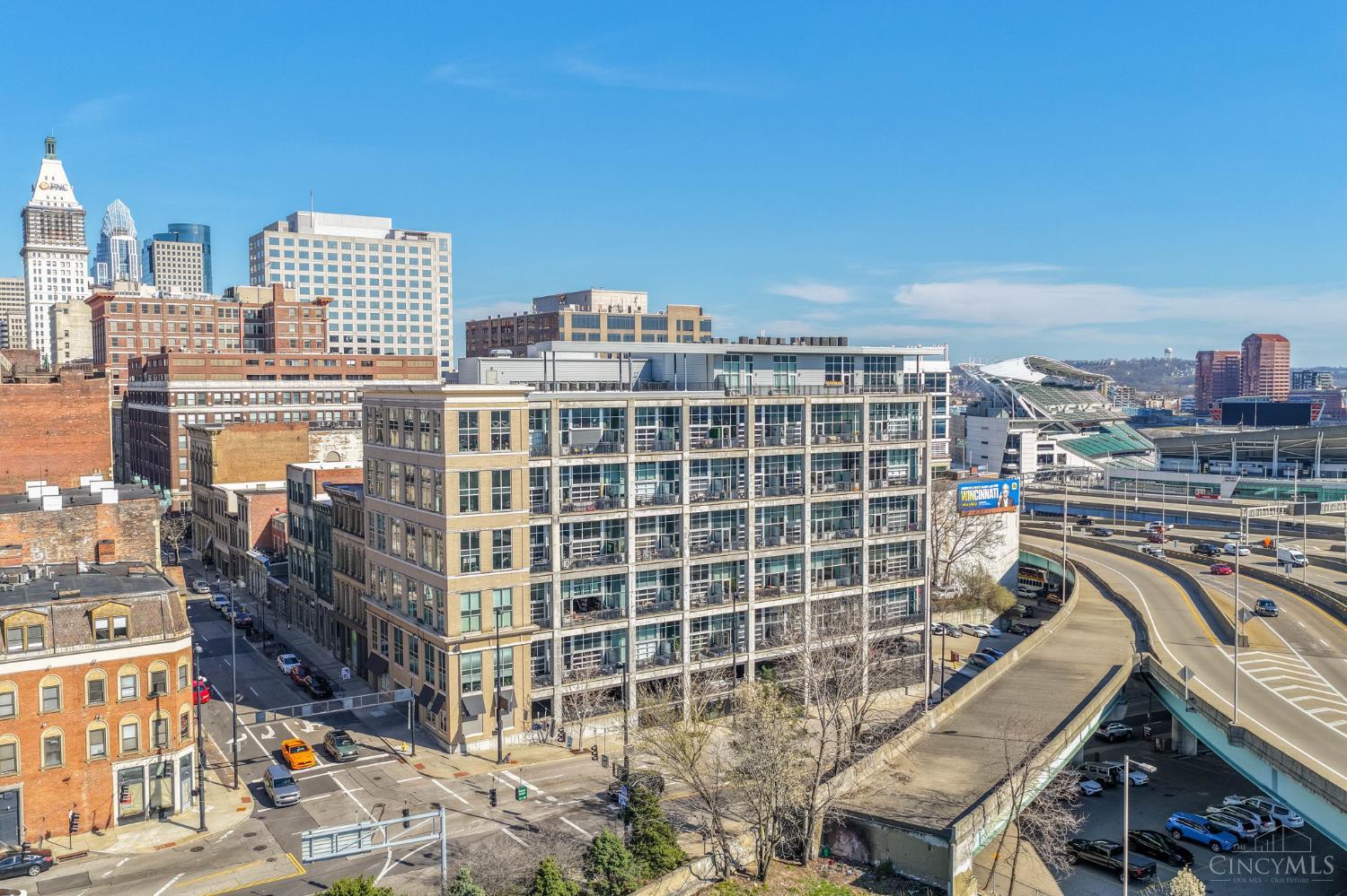 353 W Fourth Street 602