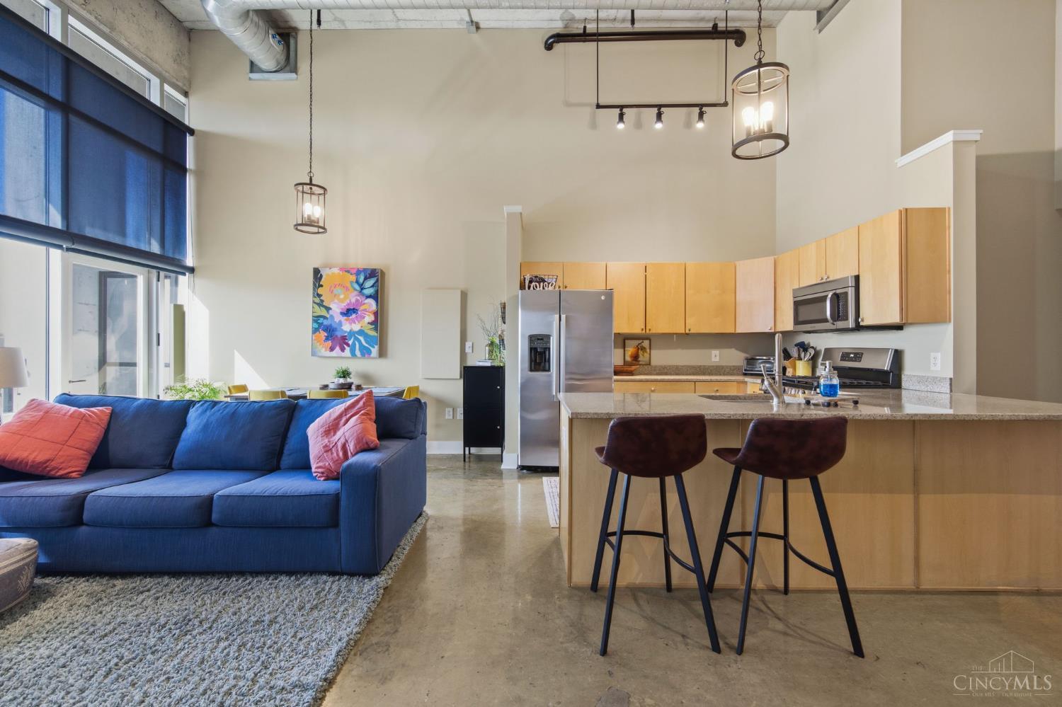 353 W Fourth Street 602