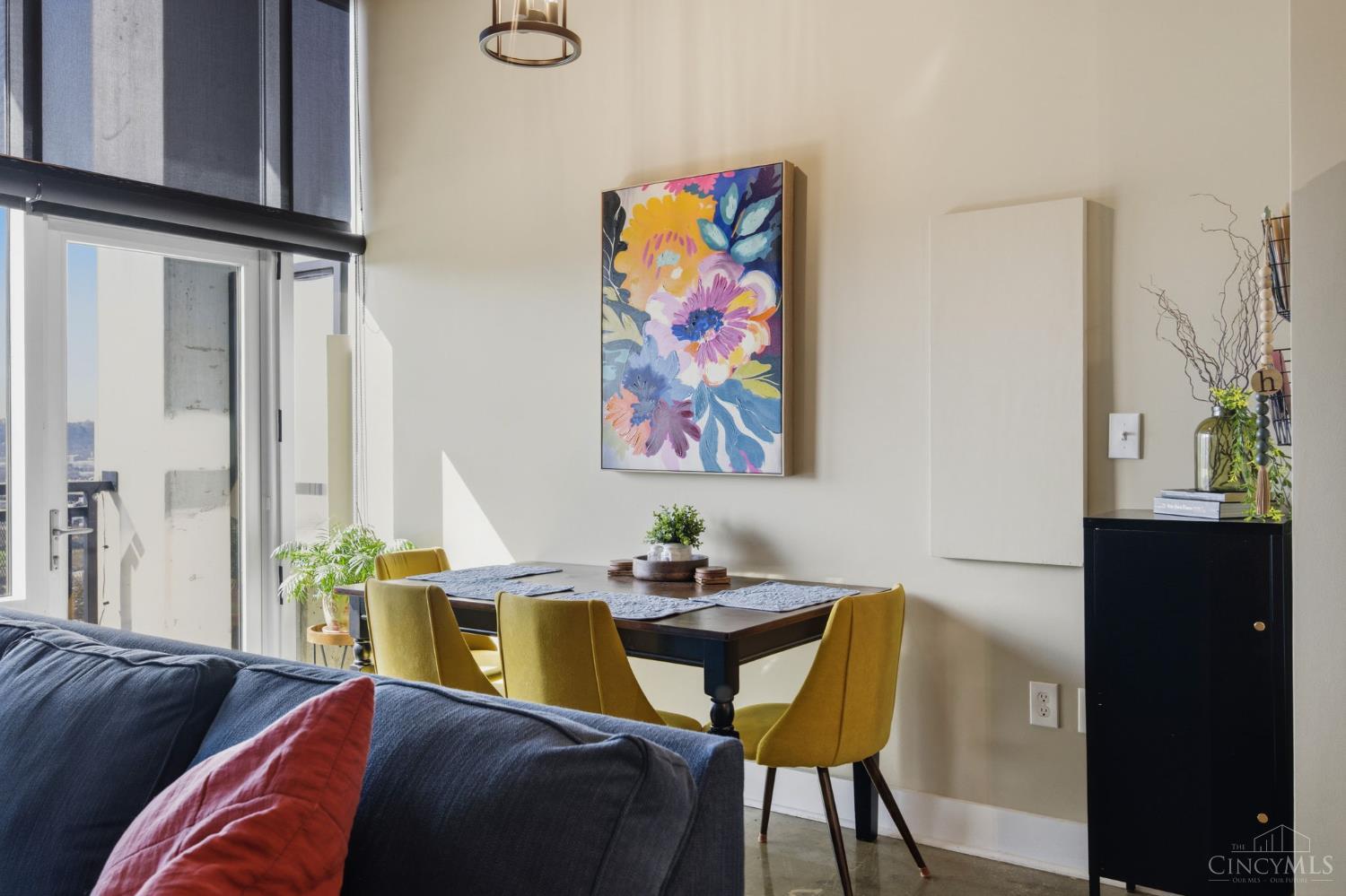 353 W Fourth Street 602