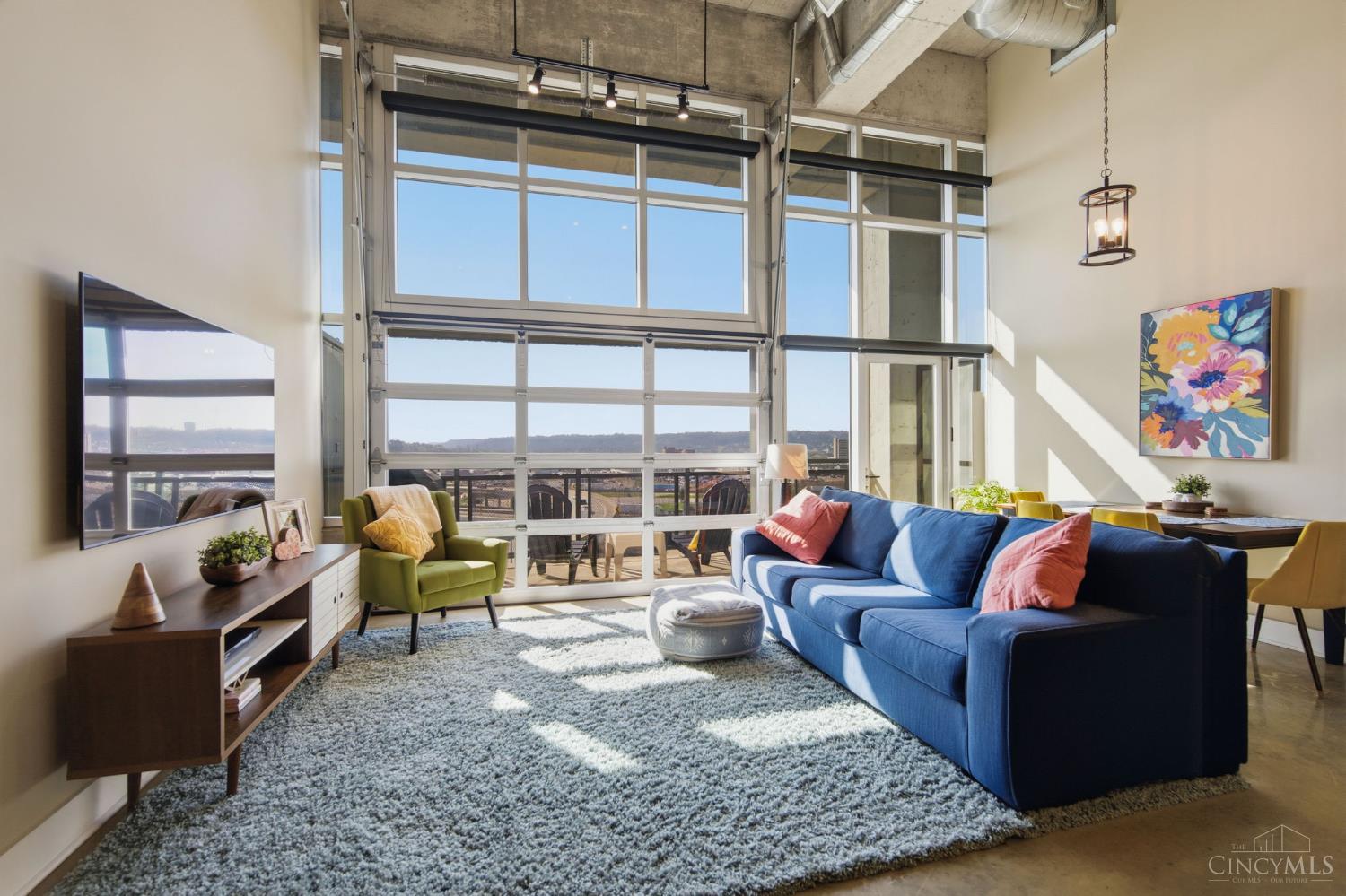 353 W Fourth Street 602