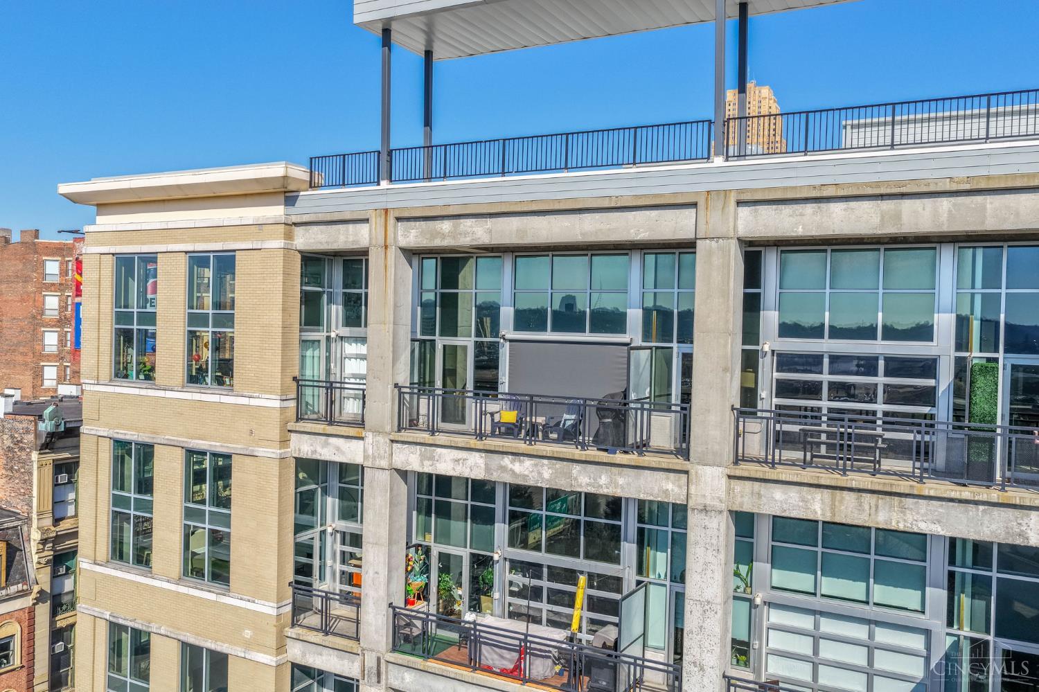 353 W Fourth Street 602