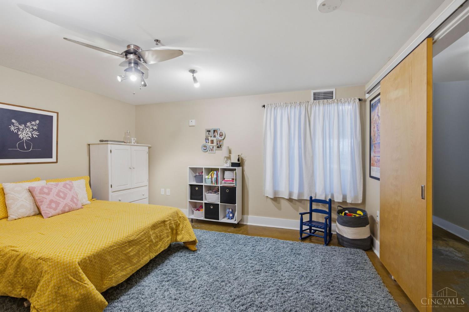 353 W Fourth Street 602