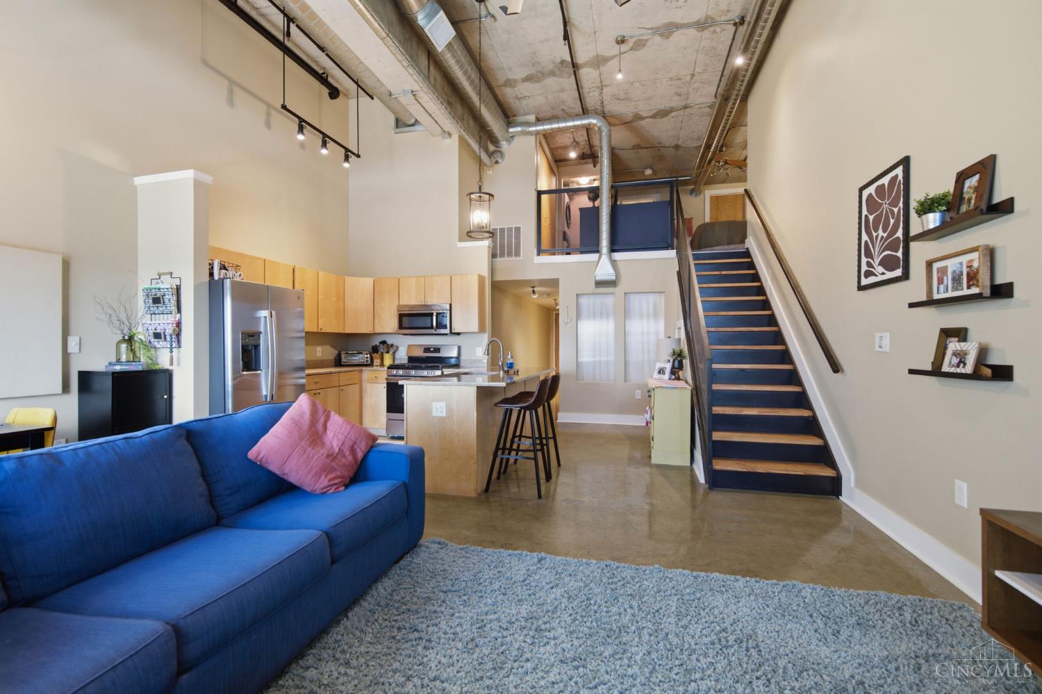 353 W Fourth Street 602