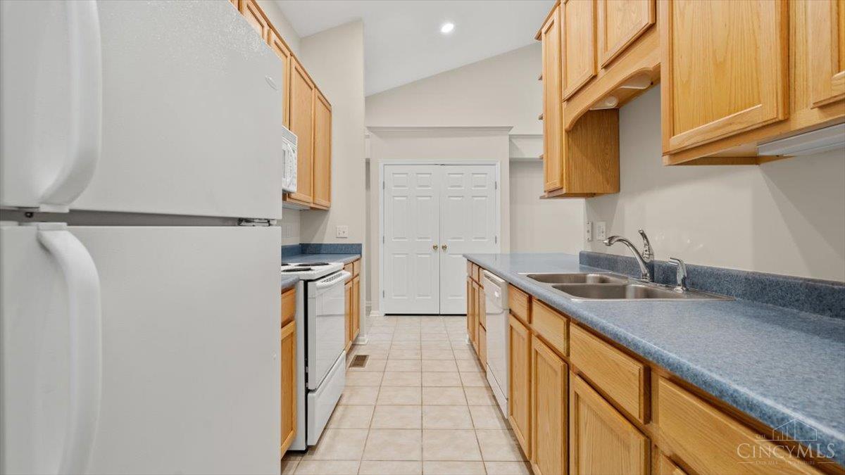 744 Breckenridge Court 204