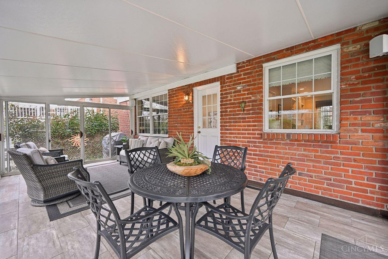 5368 Autumnwood Drive