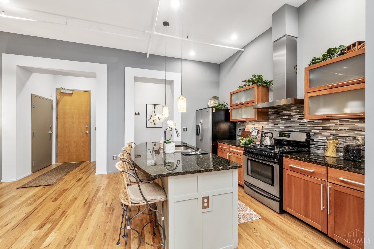 1214 Vine Street 3