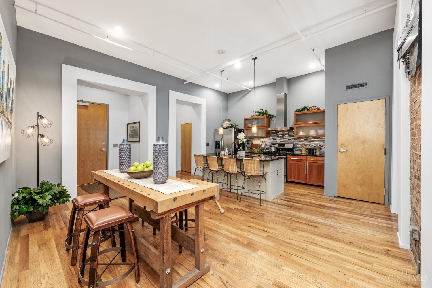 1214 Vine Street 3
