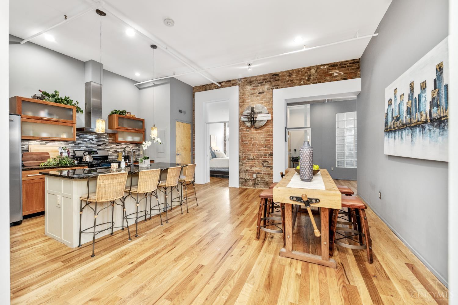 1214 Vine Street 3