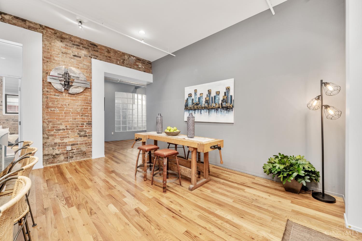 1214 Vine Street 3