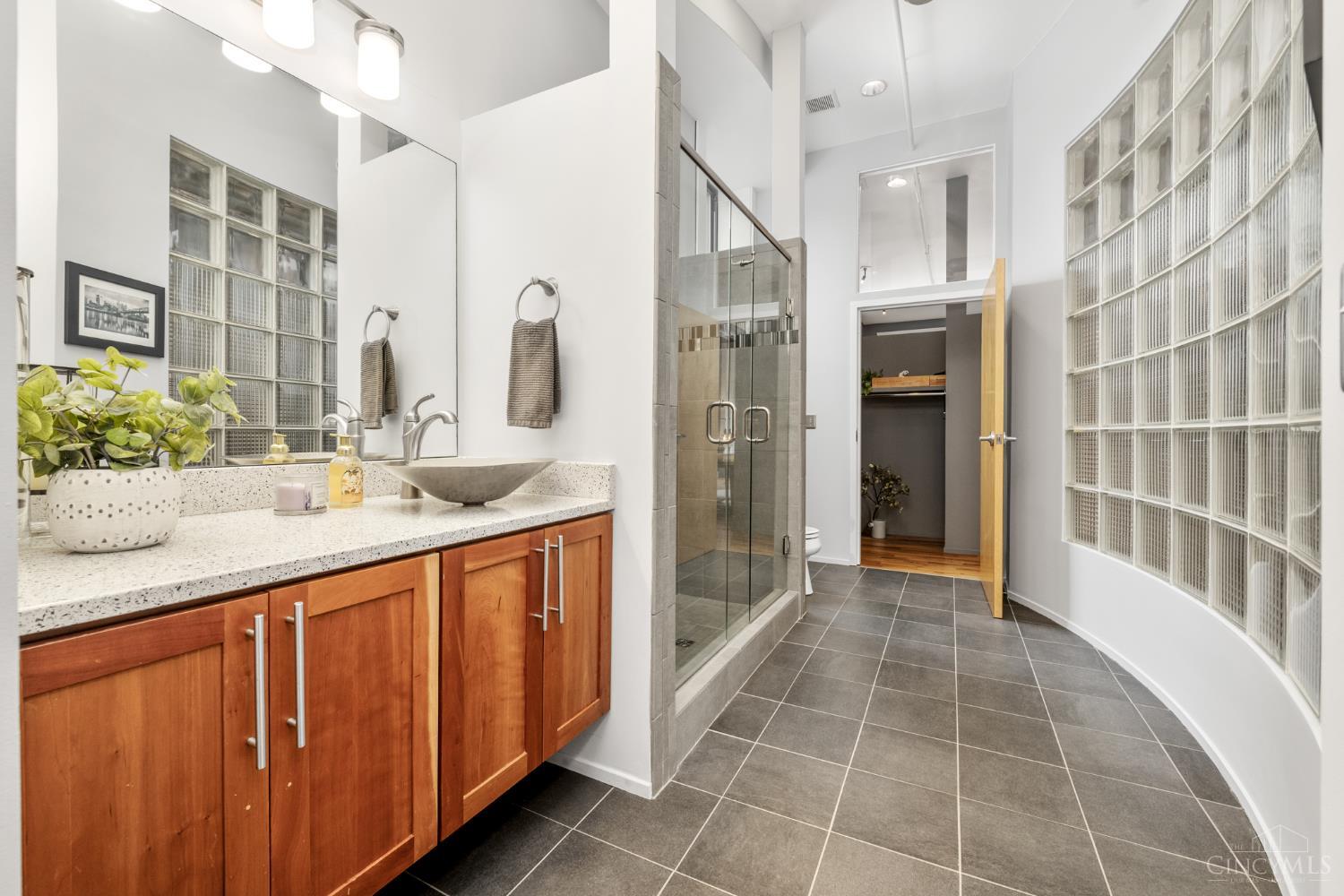 1214 Vine Street 3