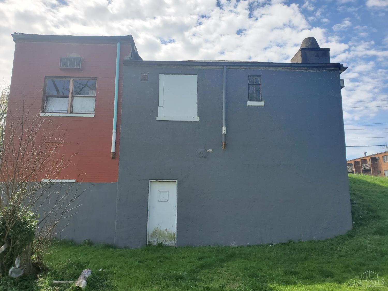 2200 Harrison Avenue