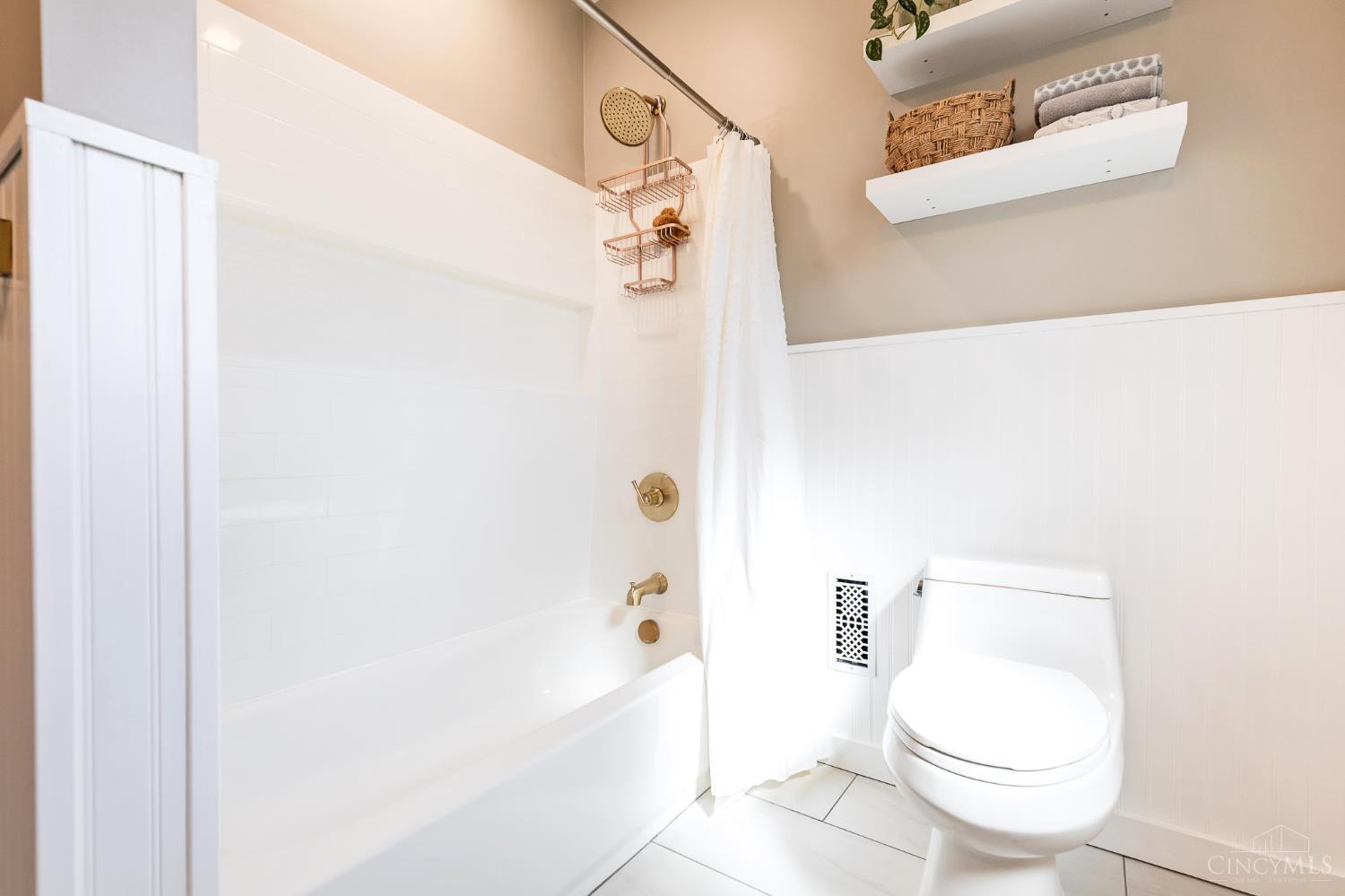 1144 Carmania Avenue