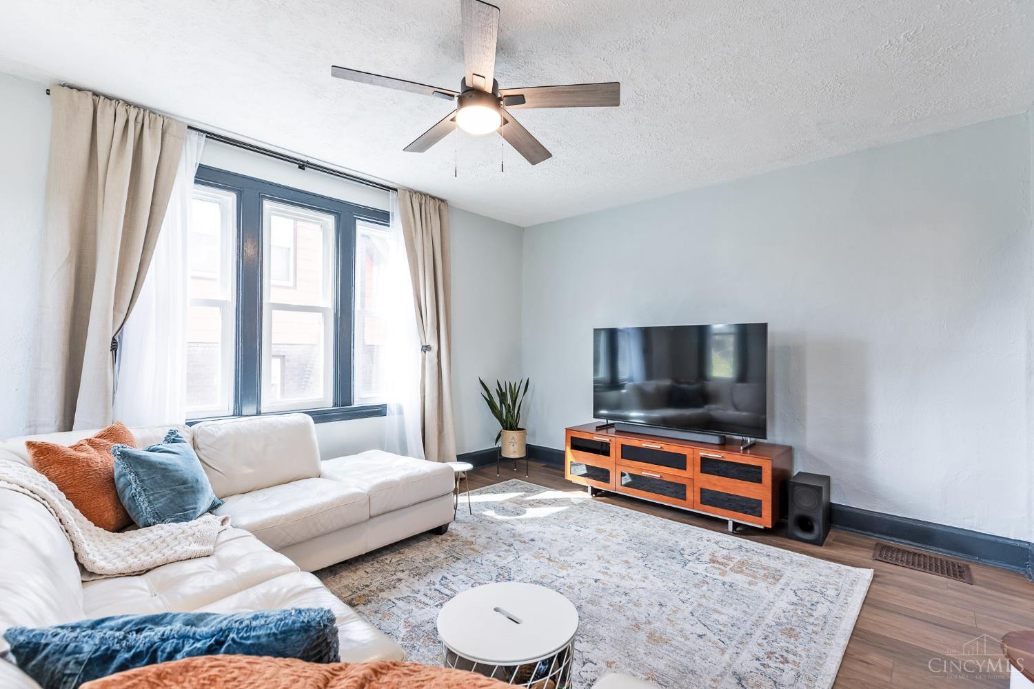 1144 Carmania Avenue