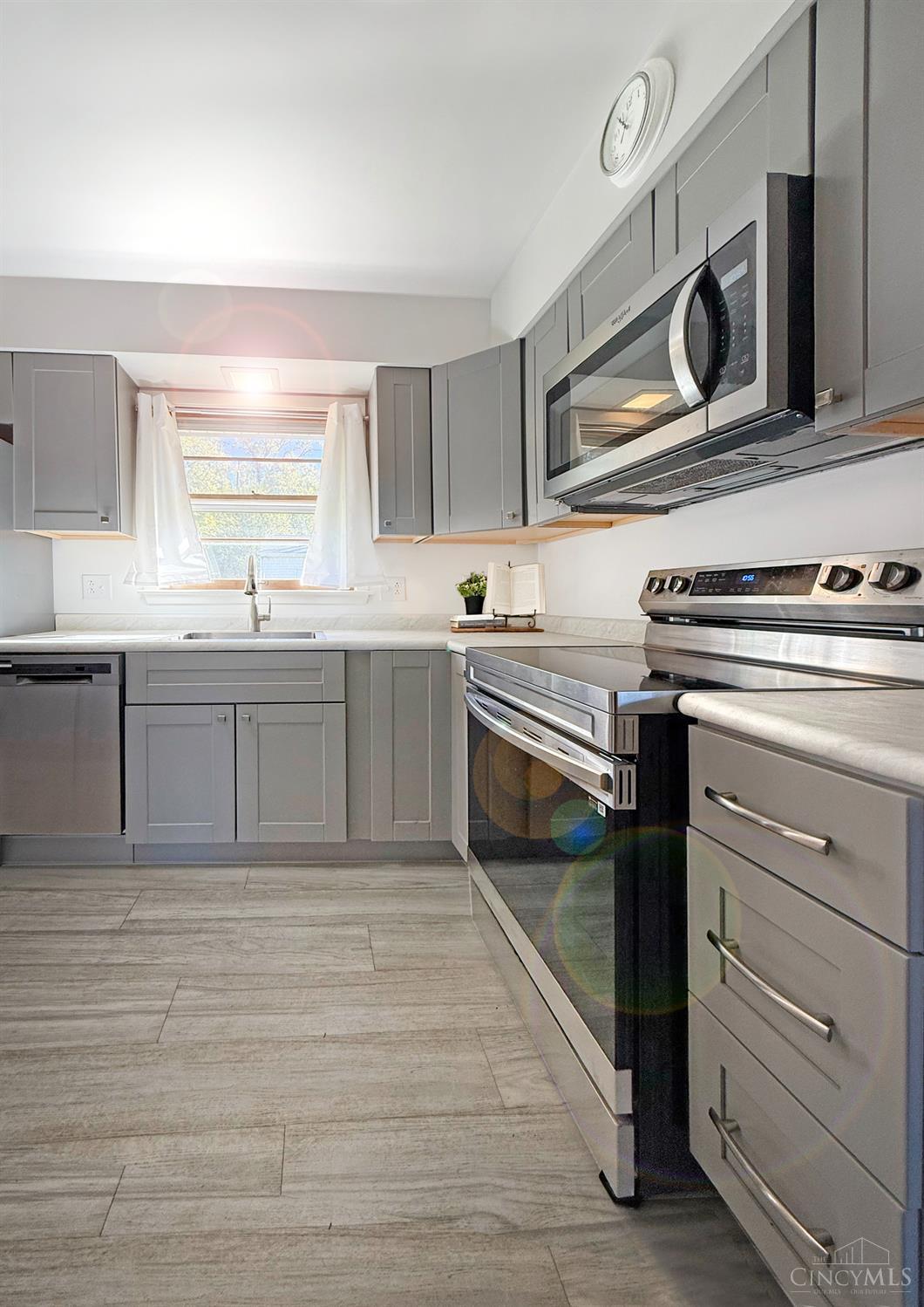 2215 Wellington Road